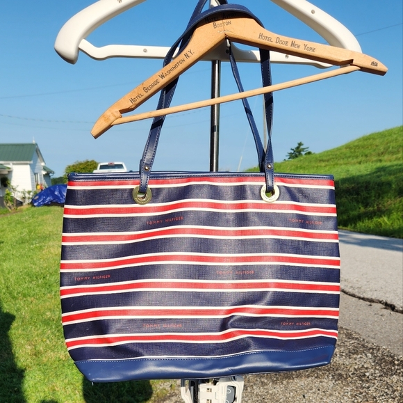 Tommy Hilfiger Blue and Red Nautical Tote - Picture 4 of 8